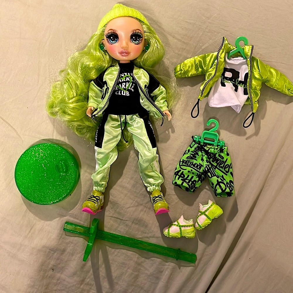 Rainbow High Jade doll W/Accessories and Stand